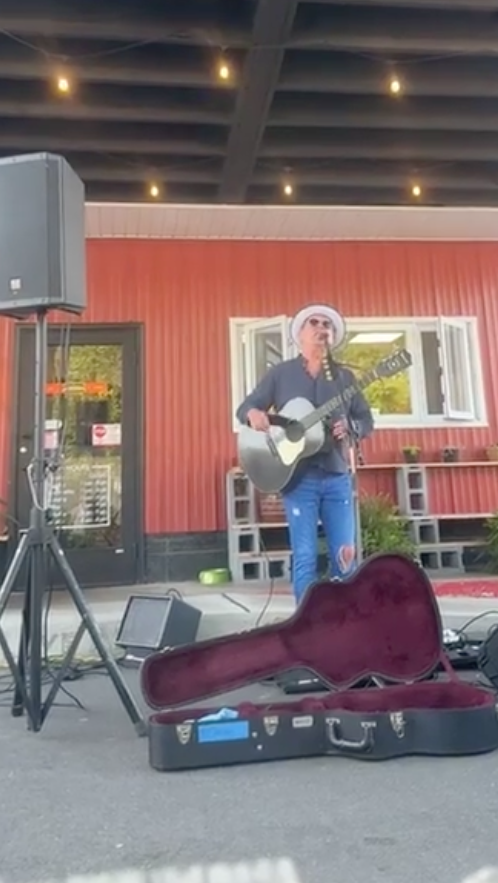 Live music at Uncle John's BBQ